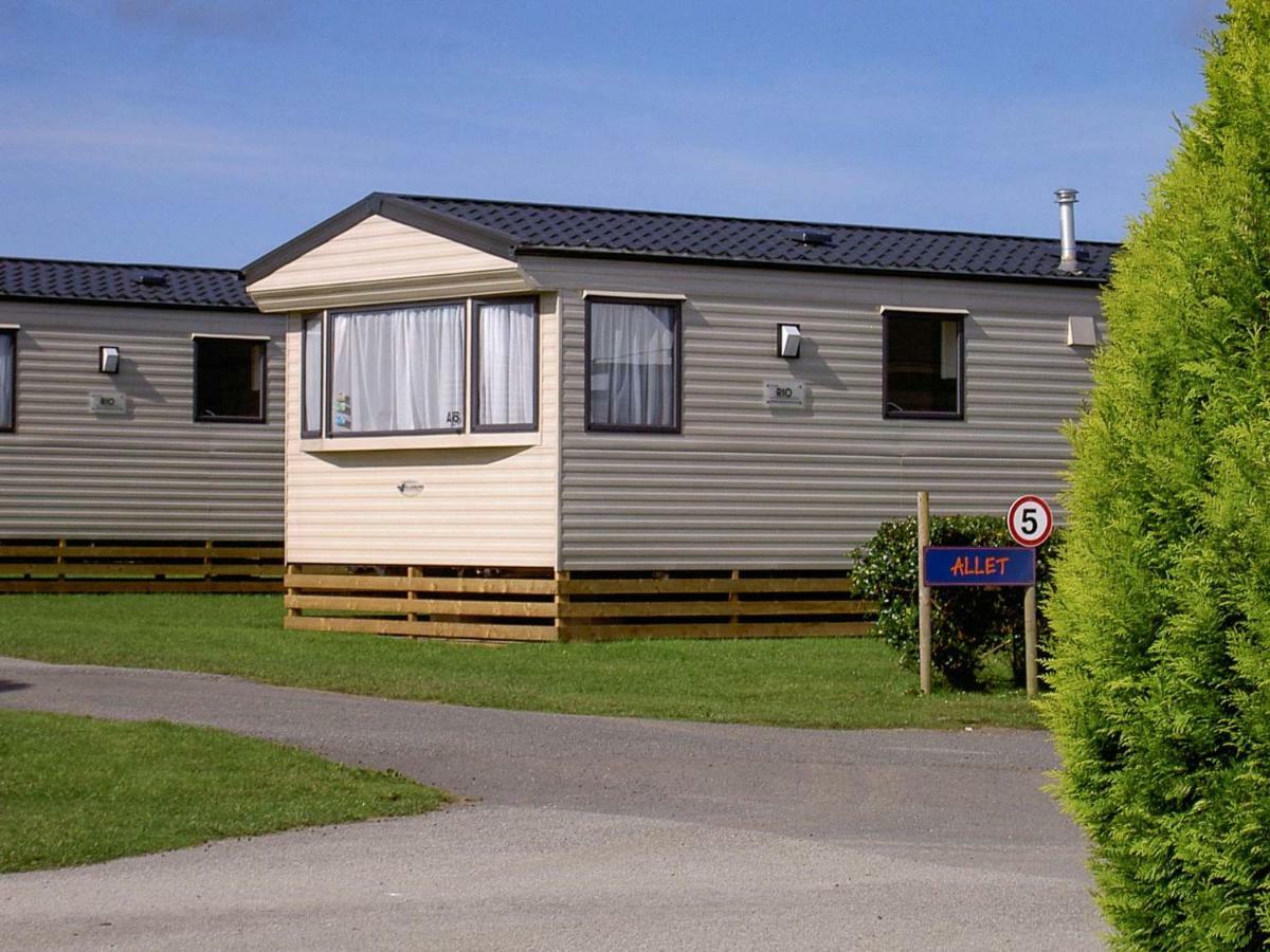 Newperran Holiday Park 뉴키 외부 사진