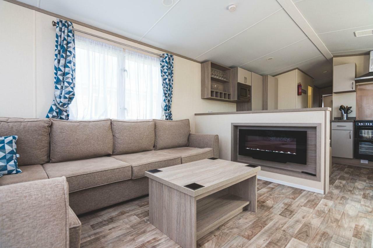 Newperran Holiday Park 뉴키 외부 사진